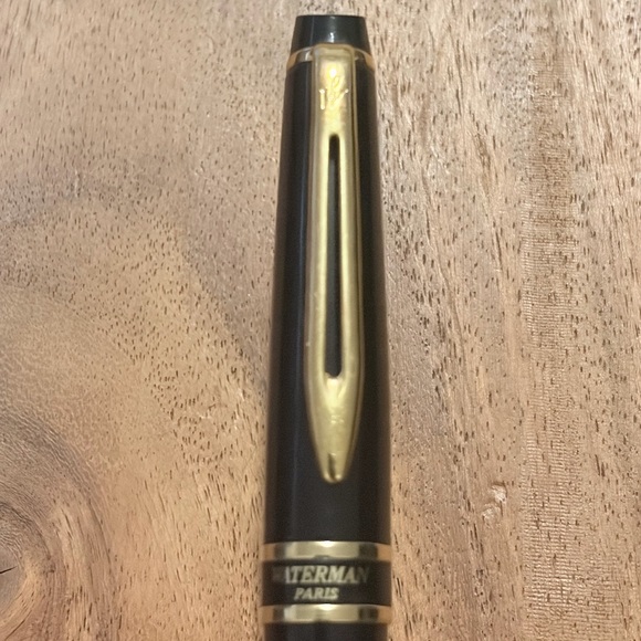Waterman Paris - Black and Gold Ballpoint Pen - Picture 4 of 8